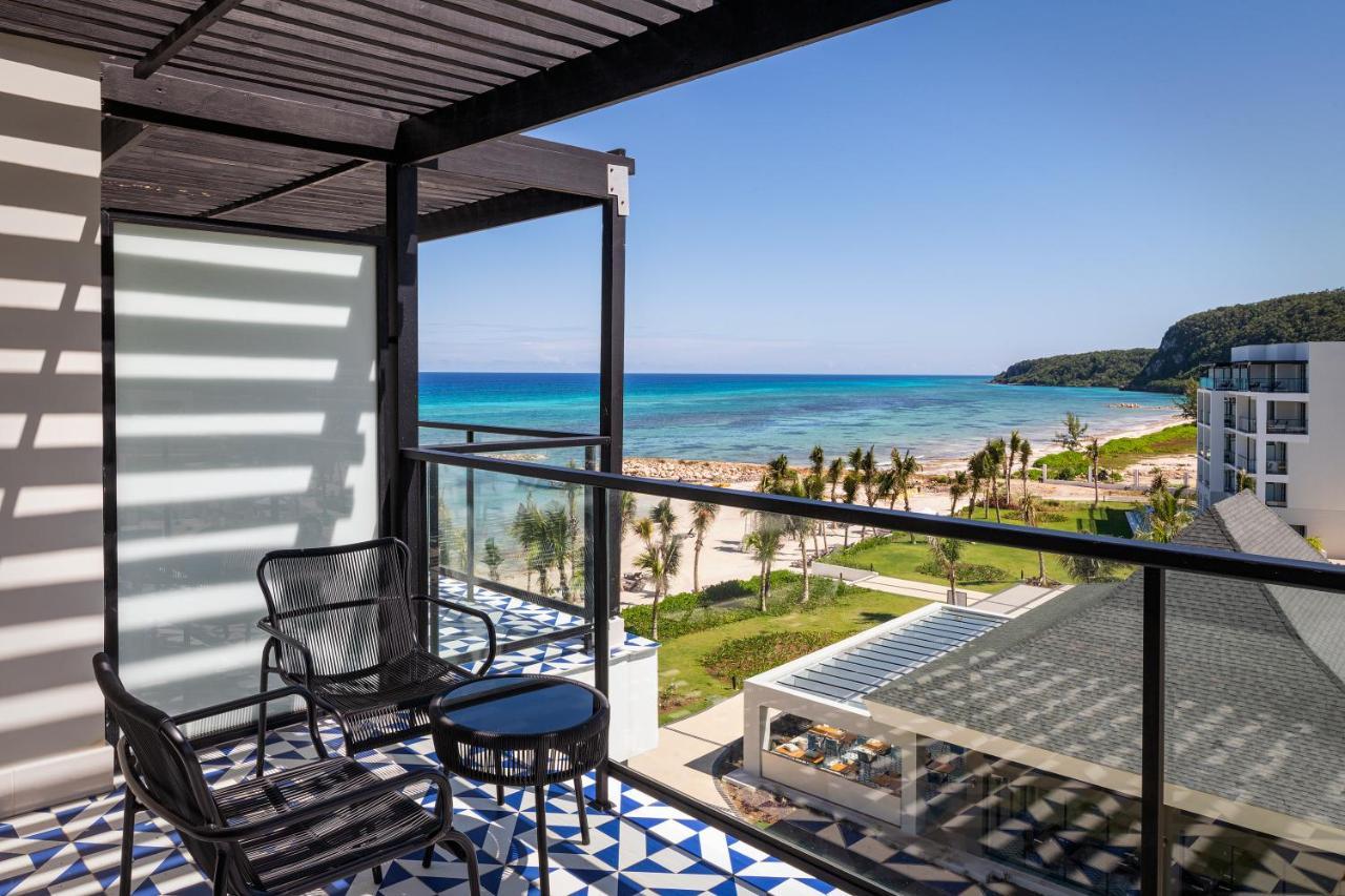 Ocean Eden Bay (Adults Only) 호텔 Spring Rises 외부 사진 View from a room at the hotel