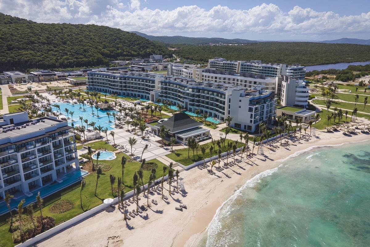 Ocean Eden Bay (Adults Only) 호텔 Spring Rises 외부 사진 Hard Rock Hotel in Montego Bay, Jamaica