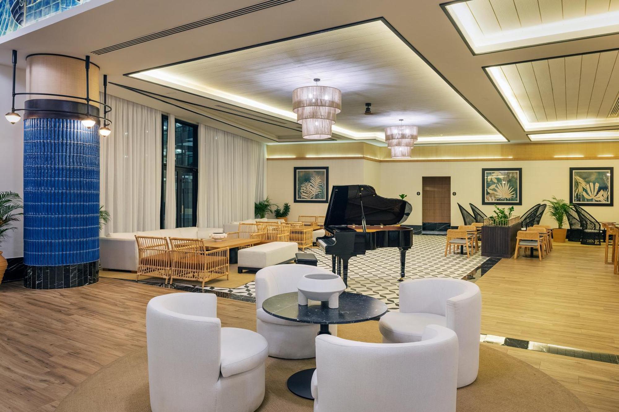 Ocean Eden Bay (Adults Only) 호텔 Spring Rises 외부 사진 The lounge at the airport